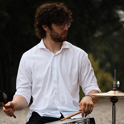 Andrea Colombo batterista e docente di batteria Scuole di Musica Niccolò Paganini